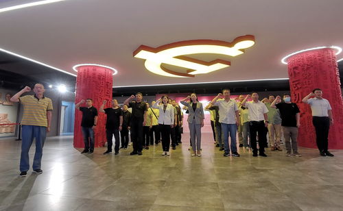 市發(fā)改委開展“傳承紅色基因 汲取奮進(jìn)力量”主題黨日活動(dòng)——組織全體黨員干部參觀曲靖紅色文化展覽館